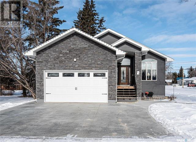 403 Main Street, House detached with 4 bedrooms, 3 bathrooms and null parking in Cudworth SK | Image 1