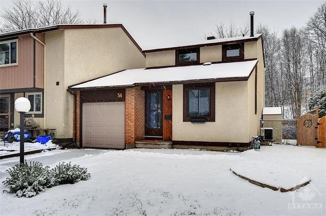 54 Tedwyn Drive, Townhouse with 3 bedrooms, 2 bathrooms and 3 parking in Ottawa ON | Image 2