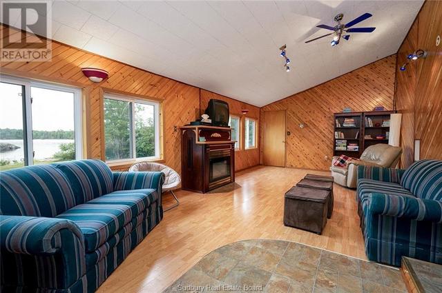 294 Whippoorwill, Home with 3 bedrooms, 2 bathrooms and null parking in French River ON | Image 7