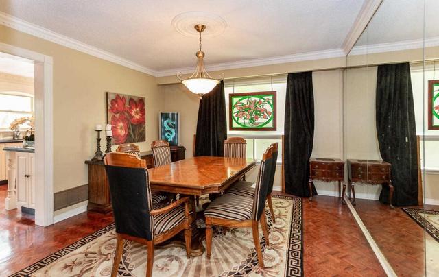 72 Jaffa Dr, House detached with 4 bedrooms, 3 bathrooms and 4 parking in Brampton ON | Image 5