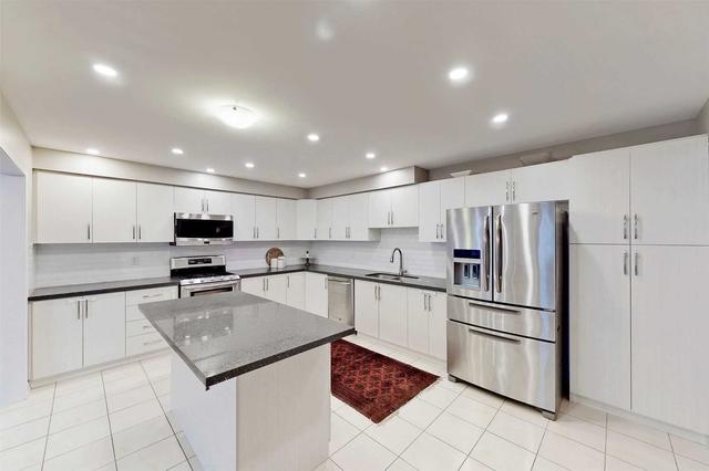 77 Ruhl Dr, House detached with 4 bedrooms, 3 bathrooms and 4 parking in Milton ON | Image 2