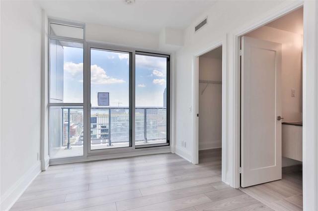 1008 - 120 Parliament St, Condo with 3 bedrooms, 2 bathrooms and 1 parking in Toronto ON | Image 11