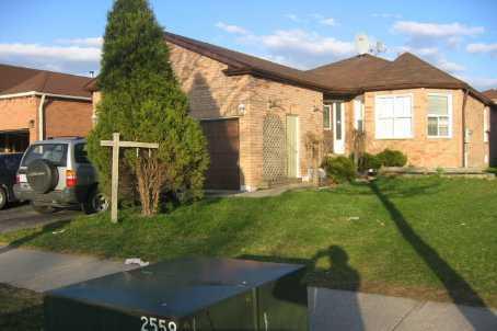 110 Torrance Woods, House detached with 3 bedrooms, 3 bathrooms and 4 parking in Brampton ON | Image 3