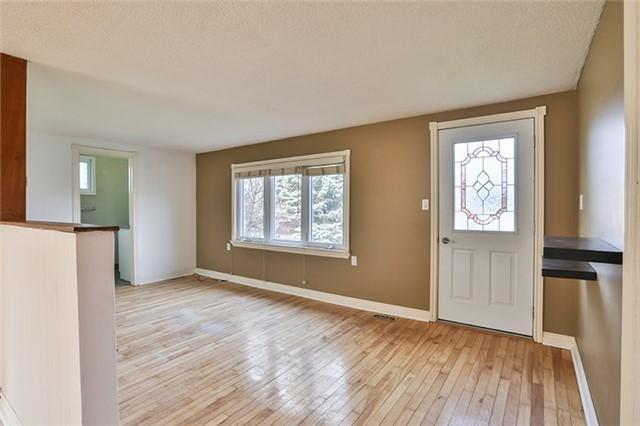 19272 Yonge St, House detached with 2 bedrooms, 2 bathrooms and 3 parking in East Gwillimbury ON | Image 2