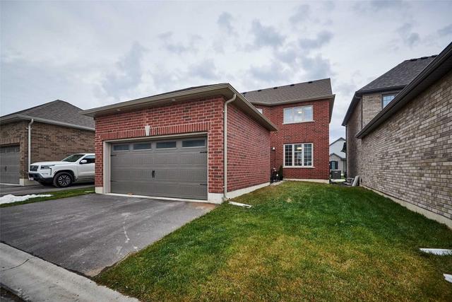 302 Billington Clse, House detached with 3 bedrooms, 3 bathrooms and 3 parking in Peterborough ON | Image 24