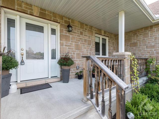 103 Stonewalk Drive, House detached with 3 bedrooms, 3 bathrooms and 8 parking in North Grenville ON | Image 3