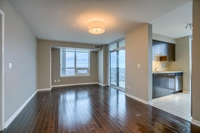 Lph 7 - 3 Michael Power Pl, Condo with 2 bedrooms, 2 bathrooms and 1 parking in Toronto ON | Image 2