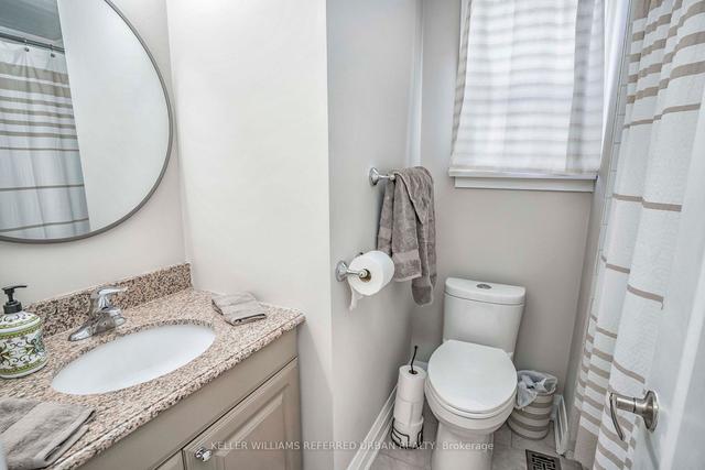 261 John St, House detached with 2 bedrooms, 2 bathrooms and 3 parking in Toronto ON | Image 4