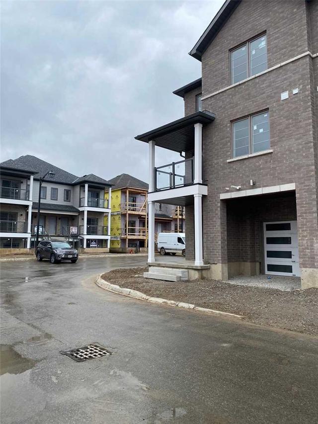 205 West Oak Tr, Townhouse with 2 bedrooms, 2 bathrooms and 2 parking in Kitchener ON | Image 12