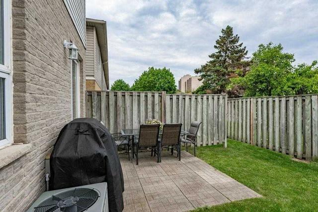 13 - 104 Frances Ave, Townhouse with 3 bedrooms, 2 bathrooms and 2 parking in Hamilton ON | Image 24