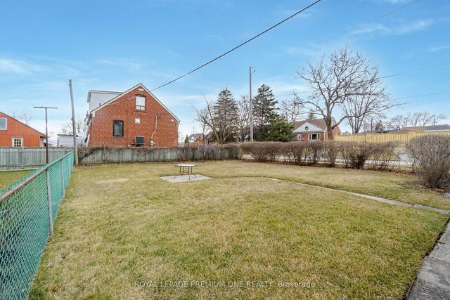3 Minnie Ave, House detached with 4 bedrooms, 2 bathrooms and 3 parking in Toronto ON | Image 25