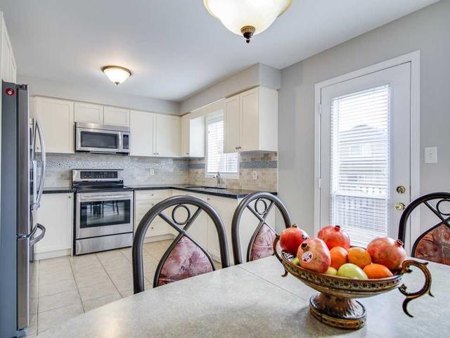 46 Keystar Crt, House attached with 3 bedrooms, 3 bathrooms and 5 parking in Vaughan ON | Image 18