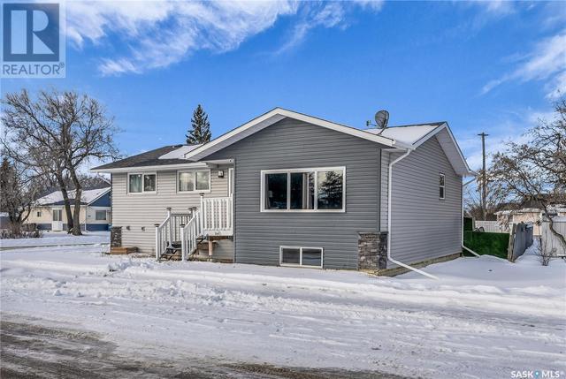 1124 9th Street, House detached with 3 bedrooms, 1 bathrooms and null parking in Perdue SK | Image 2