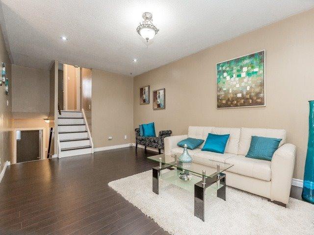 69 Newstead Cres, House semidetached with 3 bedrooms, 3 bathrooms and 3 parking in Brampton ON | Image 4