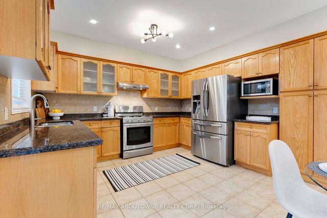 68 Armour Cres, House detached with 4 bedrooms, 4 bathrooms and 6 parking in Hamilton ON | Image 17