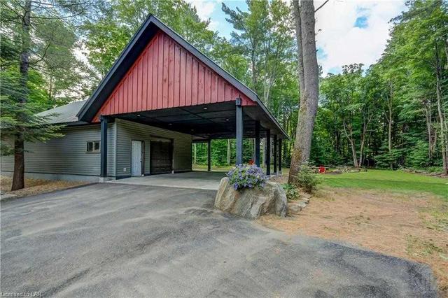 1042 Moore Rd, House detached with 2 bedrooms, 3 bathrooms and 14 parking in Bracebridge ON | Image 38