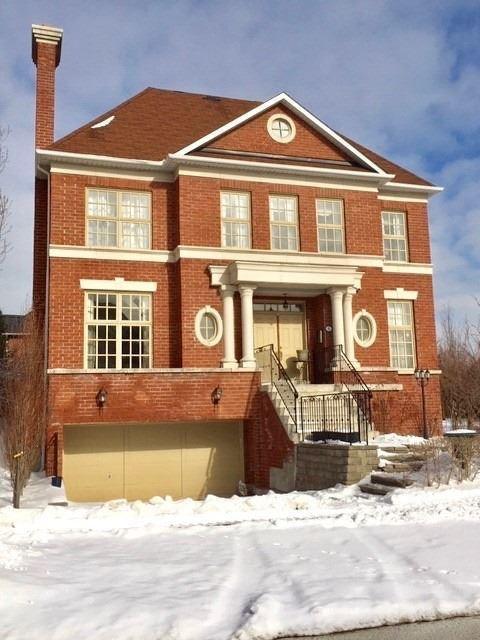 8 Hampton Park Cres, House detached with 6 bedrooms, 5 bathrooms and 2 parking in Toronto ON | Image 2