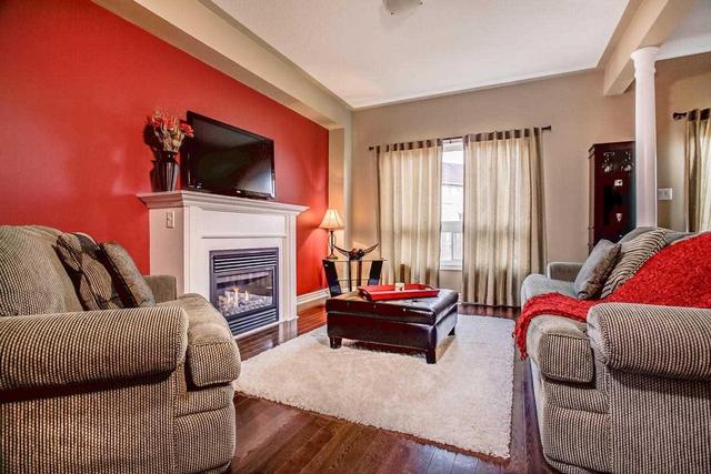 63 Beckett Cres, House detached with 3 bedrooms, 3 bathrooms and 4 parking in Clarington ON | Image 5