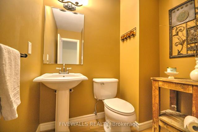 2 - 673 Woodcrest Blvd, Townhouse with 3 bedrooms, 4 bathrooms and 3 parking in London ON | Image 7