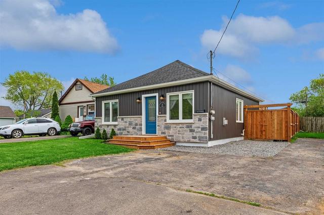 27 Huron St, House detached with 2 bedrooms, 2 bathrooms and 2 parking in Welland ON | Image 12