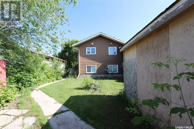 835 7th Street E, House semidetached with 4 bedrooms, 2 bathrooms and null parking in Prince Albert SK | Image 14