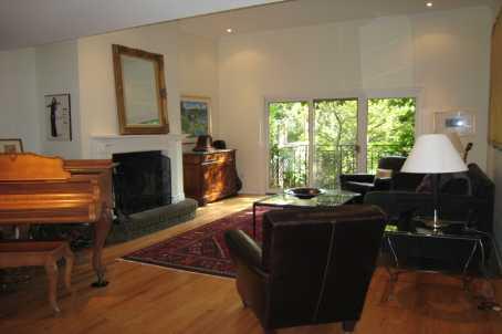 79 Taunton Rd, House attached with 3 bedrooms, 3 bathrooms and 2 parking in Toronto ON | Image 2
