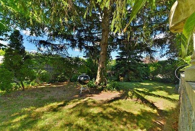 2 Redthorn Crt, House detached with 4 bedrooms, 4 bathrooms and 4 parking in Toronto ON | Image 20
