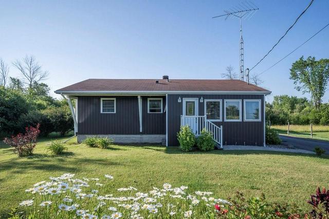 17446 Mcphail Road, House detached with 2 bedrooms, 1 bathrooms and 10 parking in South Stormont ON | Image 1