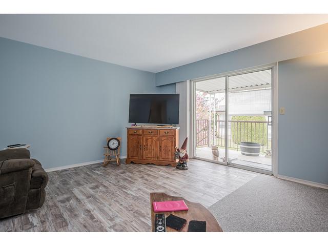 32 - 6467 197 Street, House attached with 3 bedrooms, 2 bathrooms and 2 parking in Langley BC | Image 7