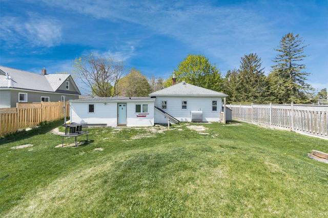 3829 Crossland Rd, House detached with 3 bedrooms, 1 bathrooms and 9 parking in Springwater ON | Image 8