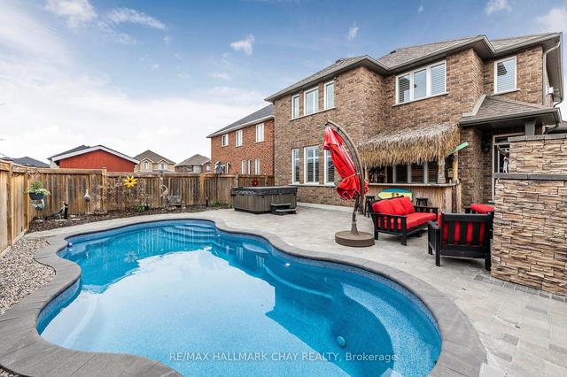 30 Marta Cres, House detached with 4 bedrooms, 3 bathrooms and 6 parking in Barrie ON | Image 12