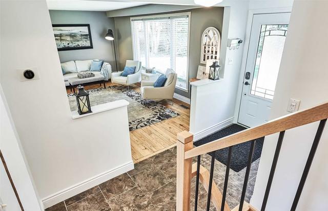 12 Robinglade Ave, House detached with 3 bedrooms, 2 bathrooms and 8 parking in Kawartha Lakes ON | Image 14
