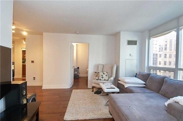 1012 - 761 Bay St, Condo with 2 bedrooms, 2 bathrooms and 1 parking in Toronto ON | Image 10