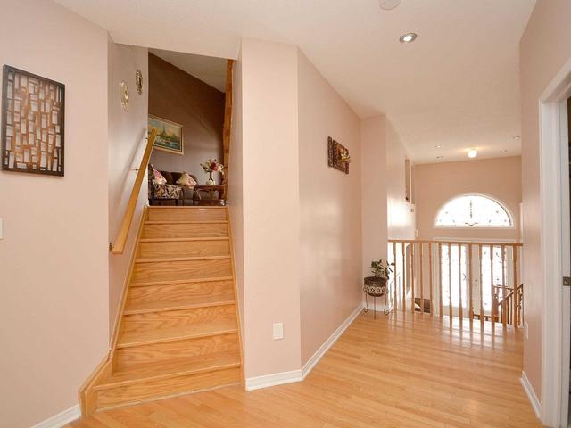 upper - 77 Watchman Rd, House detached with 4 bedrooms, 3 bathrooms and 6 parking in Brampton ON | Image 17