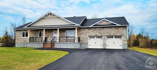10565 Maurice Street, House detached with 3 bedrooms, 3 bathrooms and 8 parking in North Dundas ON | Card Image