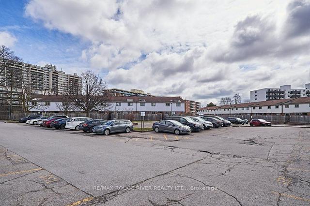 132 - 120 Nonquon Rd, Townhouse with 3 bedrooms, 1 bathrooms and 1 parking in Oshawa ON | Image 23