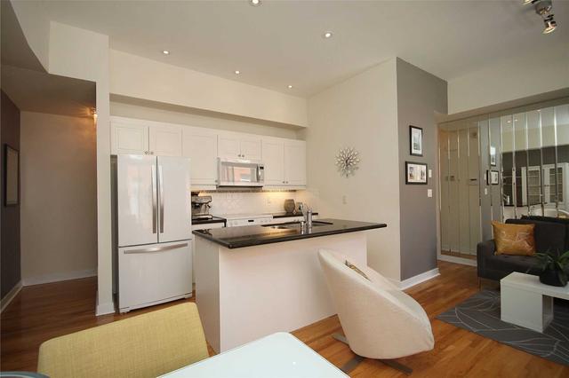 3 - 1388 Bloor St W, Townhouse with 2 bedrooms, 2 bathrooms and 1 parking in Toronto ON | Image 27