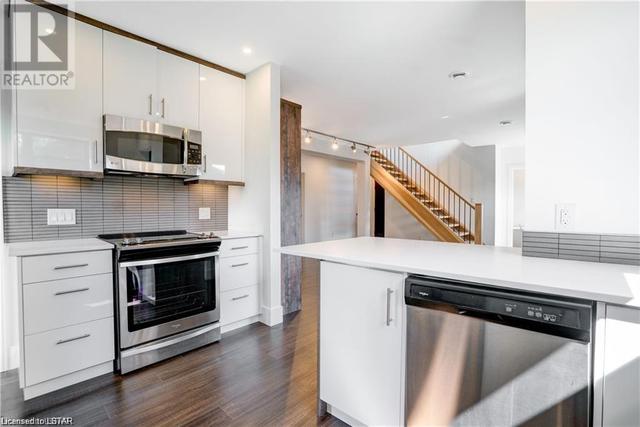 3 - 130 Windsor Crescent, Condo with 3 bedrooms, 2 bathrooms and 1 parking in London ON | Image 14