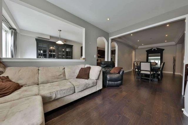 2470 Village Common, House attached with 4 bedrooms, 5 bathrooms and 4 parking in Oakville ON | Image 5