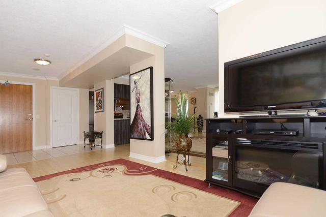 1003 - 50 Disera Dr, Condo with 2 bedrooms, 2 bathrooms and 2 parking in Vaughan ON | Image 4
