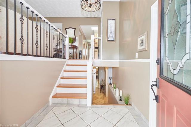 7965 Preakness Street, House detached with 5 bedrooms, 2 bathrooms and 4 parking in Niagara Falls ON | Image 6