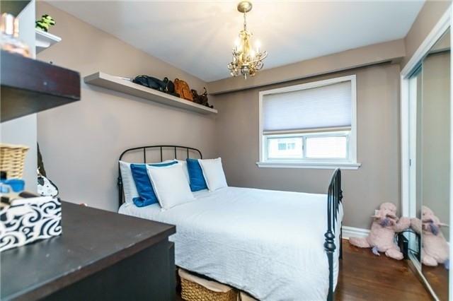 upper - 22 Dunstall Cres, House detached with 0 bedrooms, 1 bathrooms and 2 parking in Toronto ON | Image 5