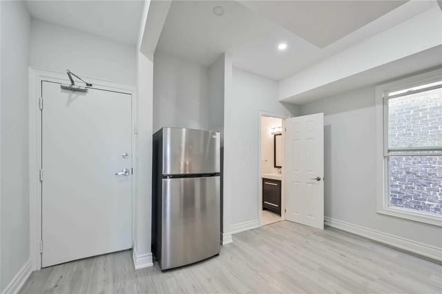 3 - 414 Dundas St E, House attached with 1 bedrooms, 1 bathrooms and 0 parking in Toronto ON | Image 7