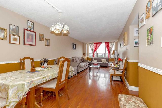 1405 - 390 Dixon Rd, Condo with 3 bedrooms, 1 bathrooms and 1 parking in Toronto ON | Image 14