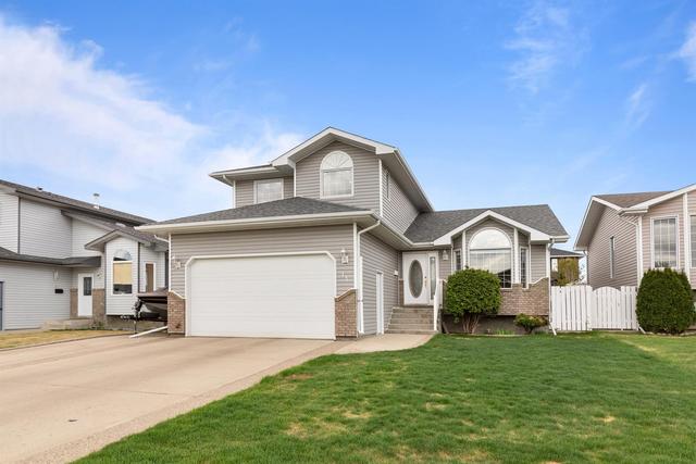 15 Stafford Street Se, House detached with 5 bedrooms, 3 bathrooms and 4 parking in Medicine Hat AB | Image 1