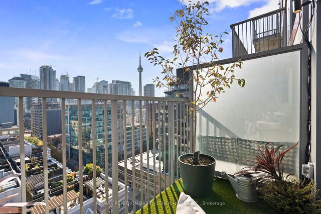 1301 - 2 Augusta Ave, Condo with 3 bedrooms, 2 bathrooms and 1 parking in Toronto ON | Image 31