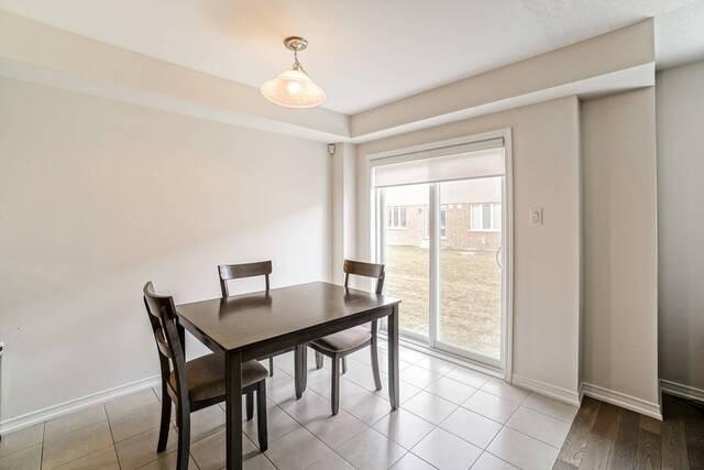 74 Munro Circ, House attached with 3 bedrooms, 3 bathrooms and 2 parking in Brantford ON | Image 6