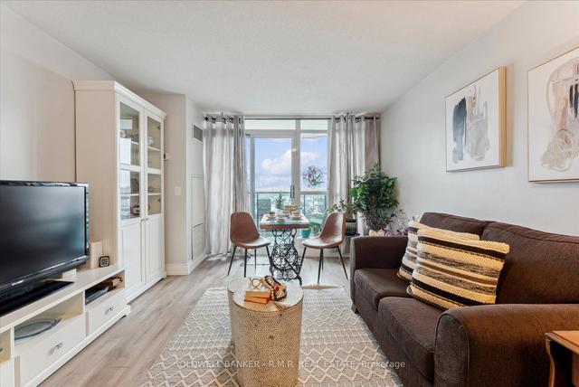 404 - 340 Watson St W, Condo with 1 bedrooms, 1 bathrooms and 1 parking in Whitby ON | Image 4