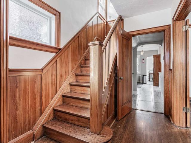 36 Bowood Ave, House detached with 4 bedrooms, 3 bathrooms and 1 parking in Toronto ON | Image 13