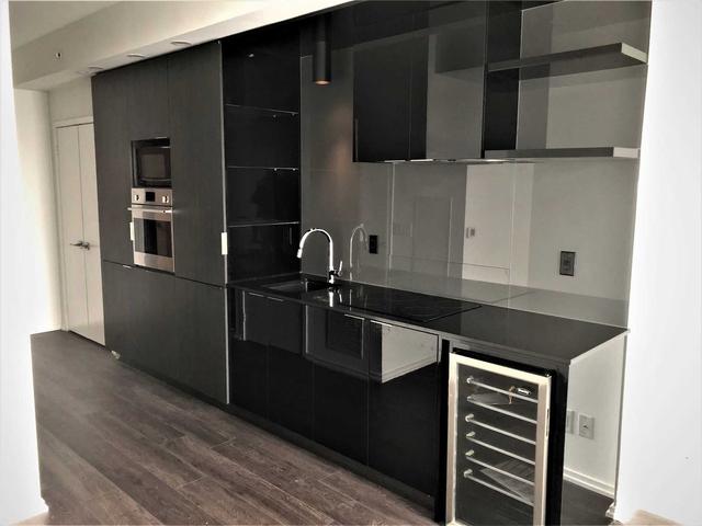 4505 - 70 Temperance St, Condo with 0 bedrooms, 1 bathrooms and 0 parking in Toronto ON | Image 4